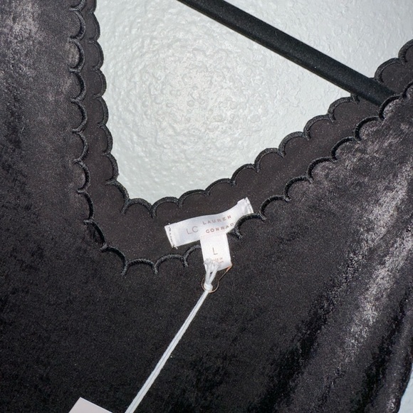 NWT LAUREN CONRAD - SILK SCALLOPED DOUBLE V DRESS TANK TOP SHIRT — SIZE LARGE - Picture 5 of 5